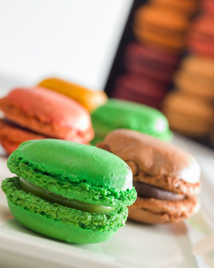 PLATEAU DE 30 MACARONS - TRAY OF 30 MACARONS