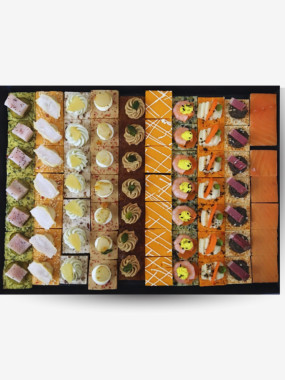 PLATEAU DE 70 CANAPES SALES - TRAY OF 70 SAVORY CANAPES