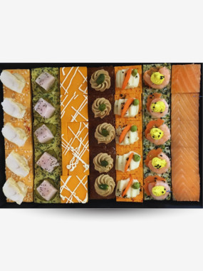 PLATEAU DE 35 CANAPES SALES - TRAY OF 35 SAVORY CANAPES